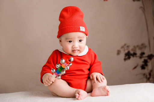 乐平宝宝几个月戴银手镯好 乐平宝宝几个月戴银手镯好